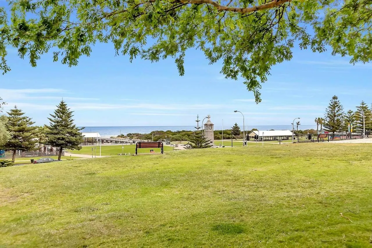 Apartman Time And Tide Hideaway - A Spacious Beachside Escape Adelaide Ausztrália