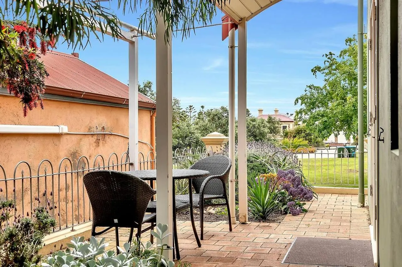 Time And Tide Hideaway - A Spacious Beachside Escape Adelaide